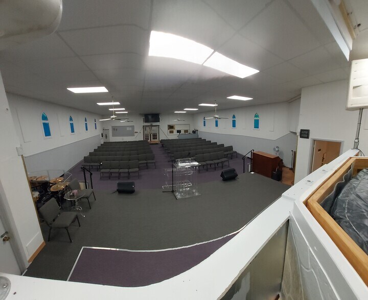 1701 Stahlwood Ave, Toledo, OH 43613 Religious Facility For Sale
