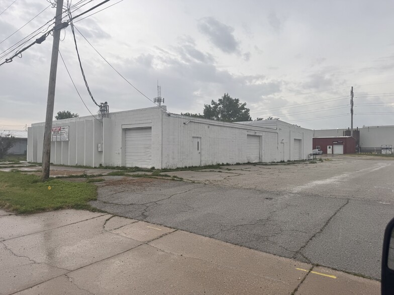 More Photos Of 201 Farabee Dr S, Lafayette Warehouse For Lease