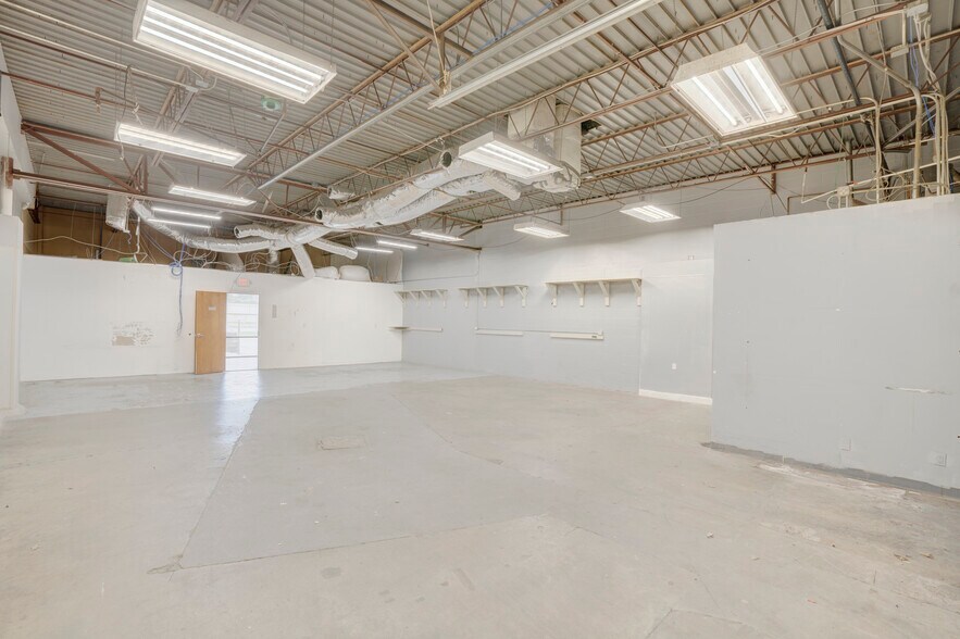 More Photos Of 1617-1629 N Central Expy, Plano Unknown For Lease