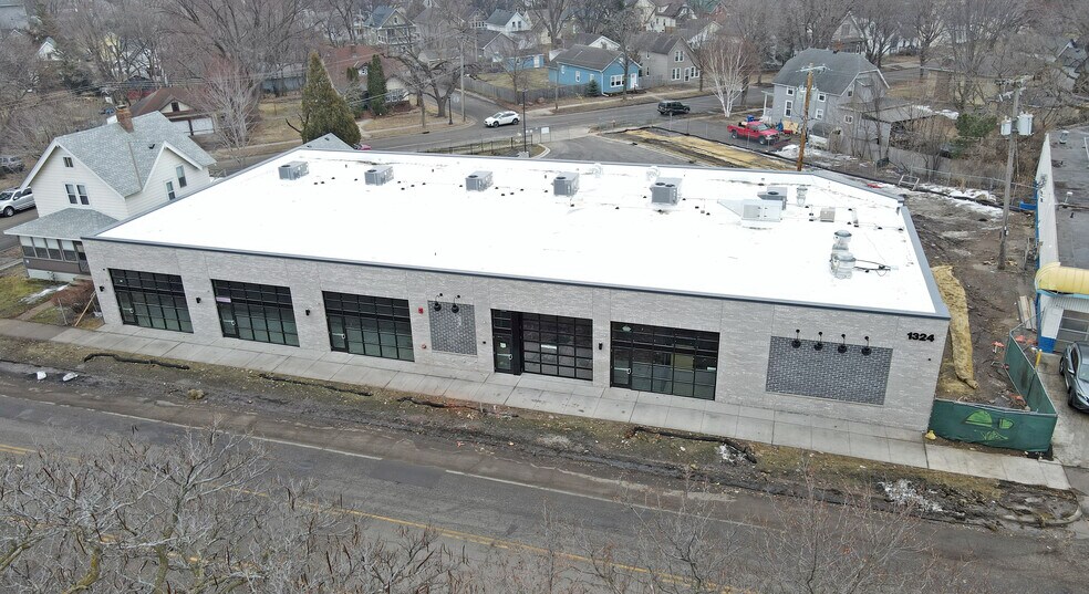 More Photos Of 1324 7th St W, Saint Paul Freestanding For Lease