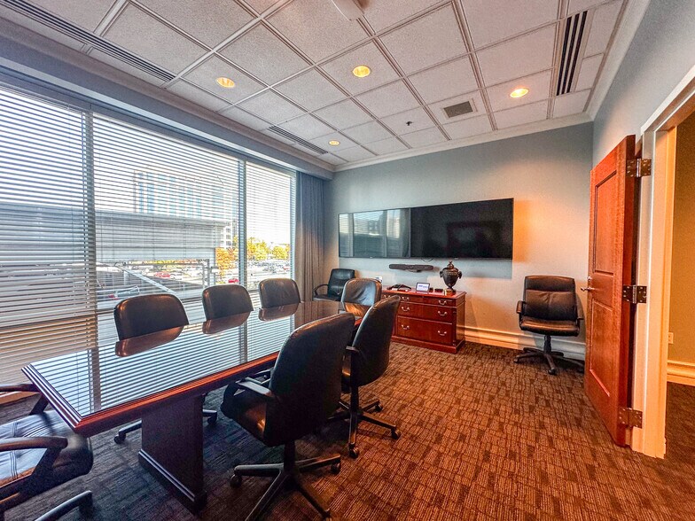 More Photos Of 100 Church St SW, Huntsville Office Residential For Lease