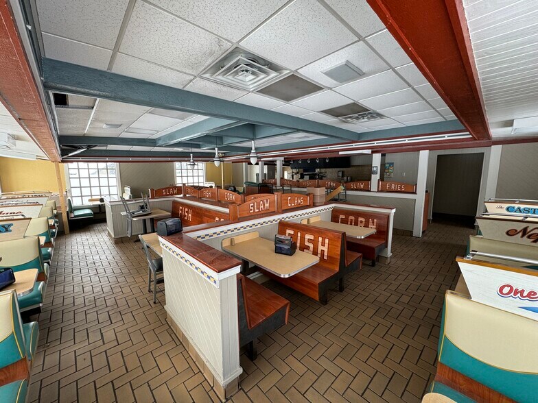 More Photos Of 2412 Woodville Rd, Oregon Restaurant For Lease