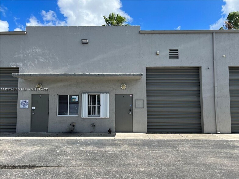 More Photos Of 16235 SW 117th Ave, Miami Flex For Sale