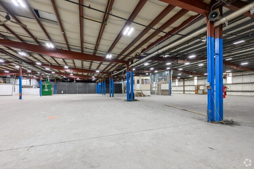 More Photos Of 334 County Route 49, Middletown Warehouse For Lease