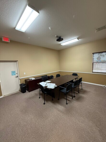 More Photos Of 5282-5286 Applegate Dr, Spring Hill Office For Sale