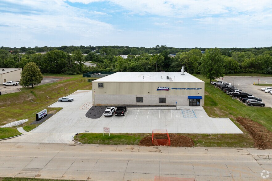 More Photos Of 1510 Progress West Ln, O'Fallon Industrial For Lease