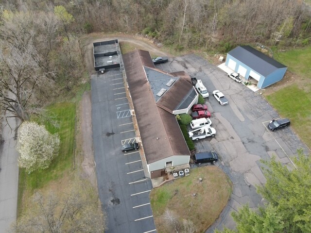 More Photos Of 104 Woodward Hill Rd, Edwardsville Office For Sale