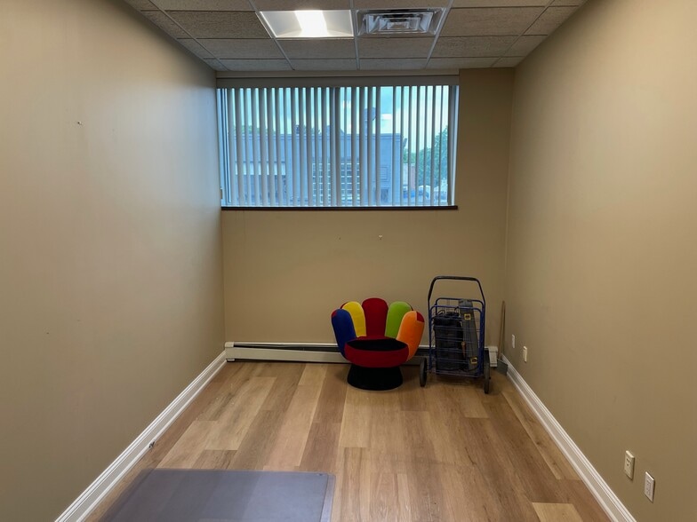 More Photos Of 465 W Main St, Wyckoff Warehouse For Lease