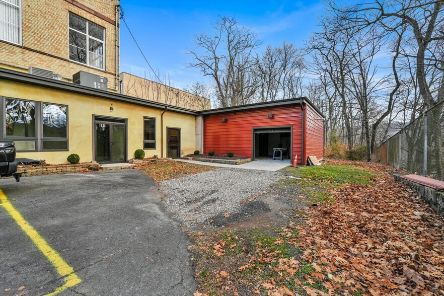 More Photos Of 15 Alliance St, New Philadelphia Rehabilitation Center For Sale