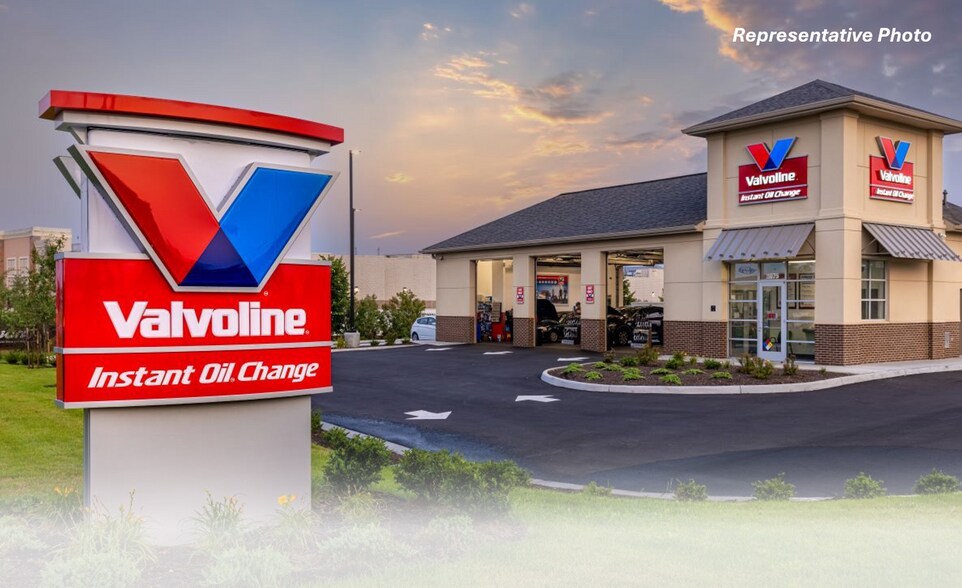 Primary Photo Of 3081 Ridge Rd W, Rochester Auto Repair For Sale