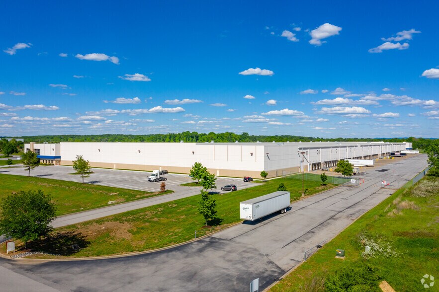 More Photos Of 245 Couchville Industrial Blvd, Mount Juliet Distribution For Lease