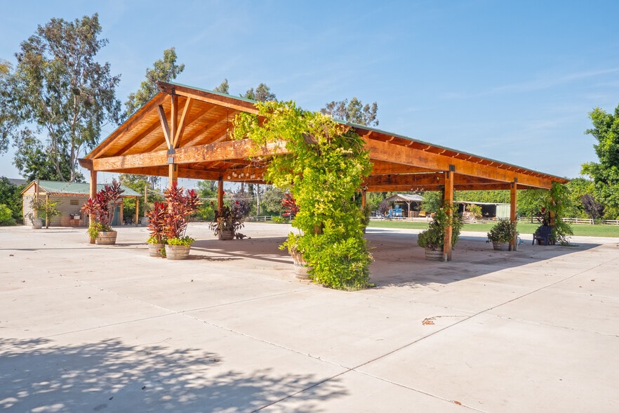 More Photos Of 2083 Grace St, Riverside Multifamily For Sale