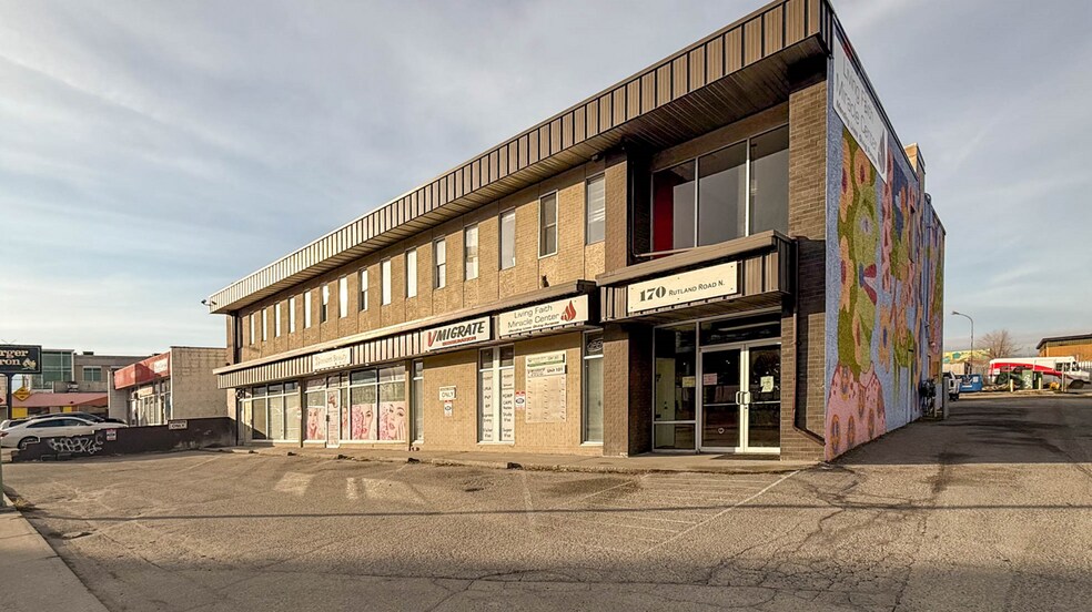 More Photos Of 170 Rutland Rd N, Kelowna Office For Lease