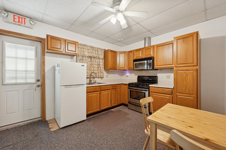 More Photos Of 266 Palisade Ave, Cliffside Park General Retail For Sale