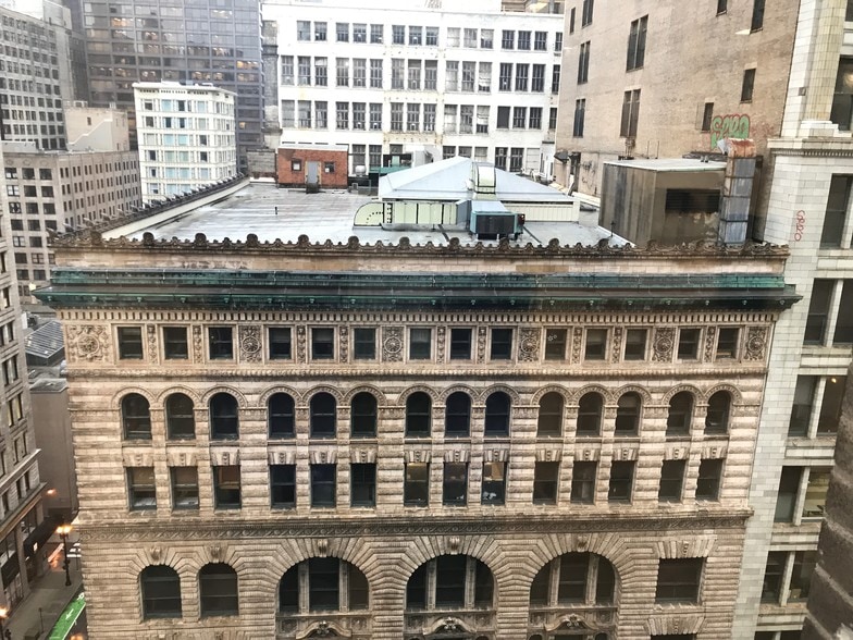 More Photos Of 50 E Washington St, Chicago Office For Sale