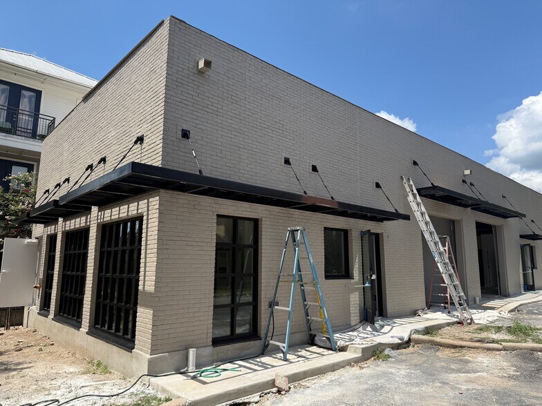 More Photos Of 5602 Clay Ave, Austin Loft Creative Space For Lease