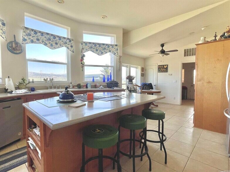 More Photos Of 718 Juniper Ridge Rd, Termo Specialty For Sale