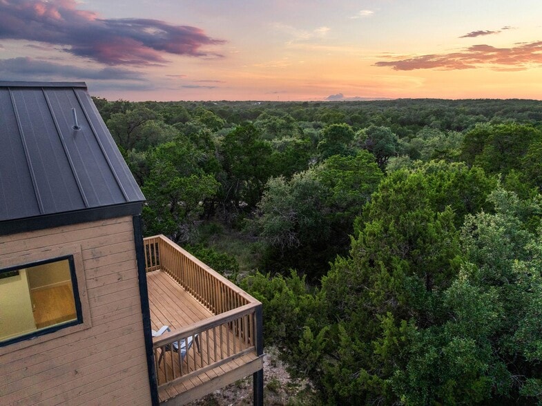 More Photos Of 5460 FM 2325, Wimberley Hotel For Sale