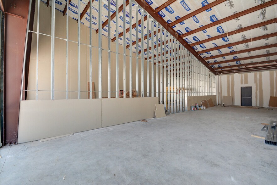 More Photos Of 2209 Blalock Rd, Houston Freestanding For Lease