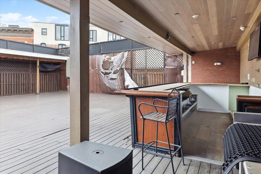 More Photos Of 512 Paterson Plank Rd, Jersey City Restaurant For Lease