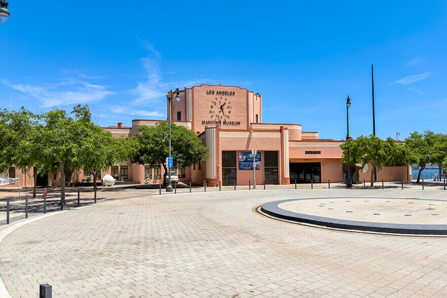 More Photos Of 402 W 5th St, San Pedro General Retail For Sale