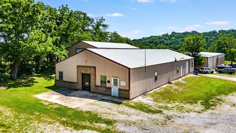 More Photos Of 12182 Peach Orchard Rd, Bentonville Warehouse For Sale
