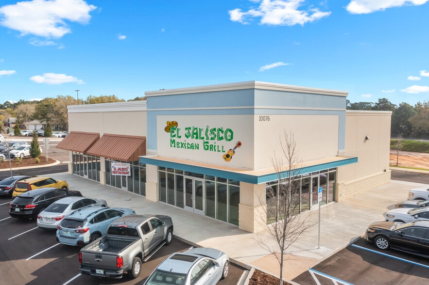 More Photos Of 10040 Navarre Pky, Navarre General Retail For Lease