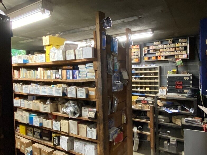 More Photos Of 31-33 Chapel St, Northampton Auto Repair For Sale