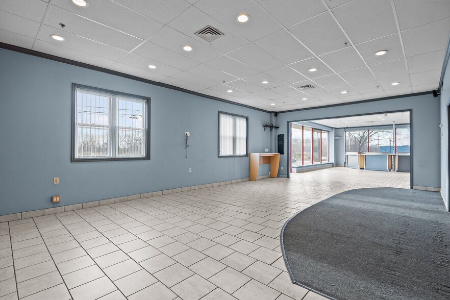 More Photos Of 1010 Spruce St, Lawrenceville Warehouse For Sale