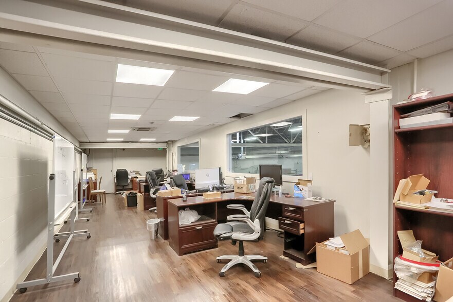 More Photos Of 150 Gamma Dr, Pittsburgh Light Manufacturing For Lease