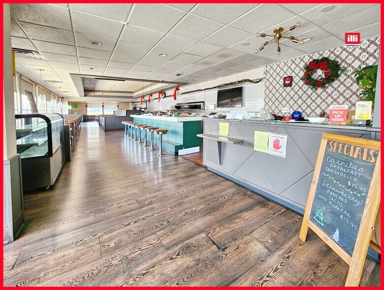 More Photos Of 14445 Sherman Way, Van Nuys Restaurant For Lease