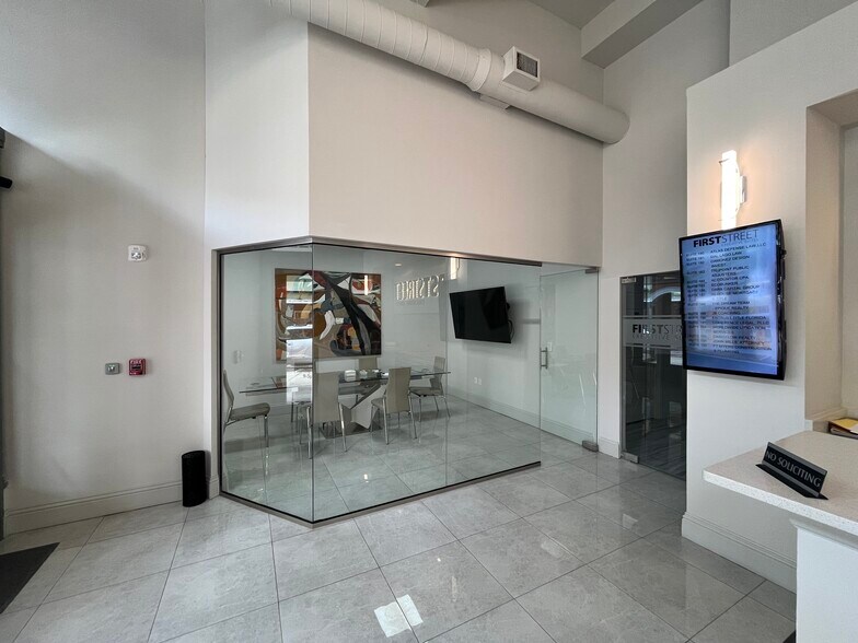 More Photos Of 2258 First St, Fort Myers Office For Sale