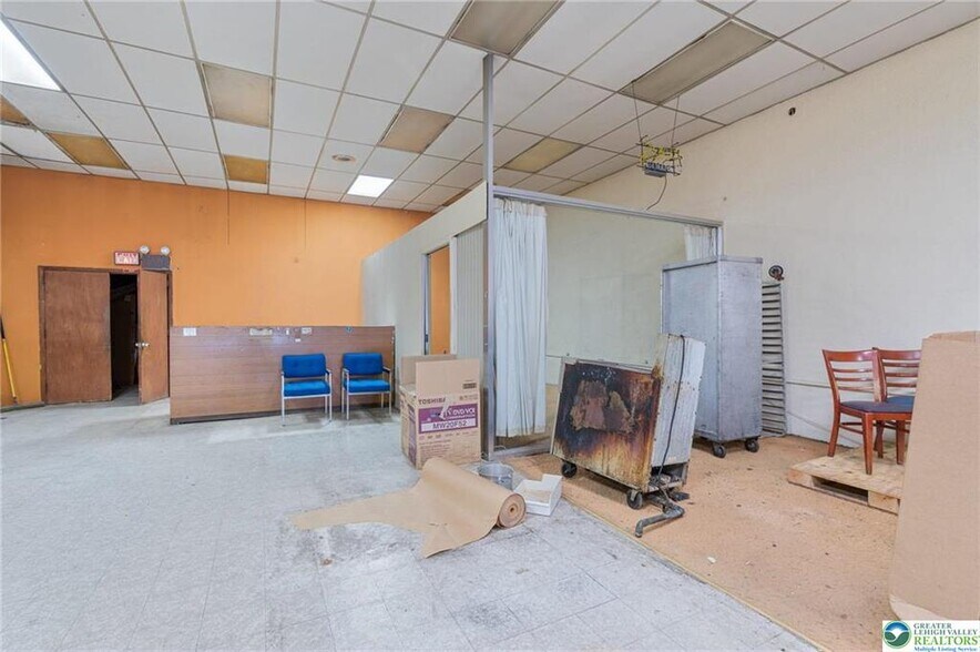 More Photos Of 926-928 W Hamilton St, Allentown Storefront Retail Office For Sale