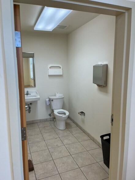 More Photos Of 2275 Bridge St- Unit 23-C, Philadelphia Office For Lease