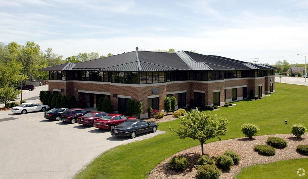 More Photos Of N27W23957 Paul Rd, Pewaukee Office For Lease