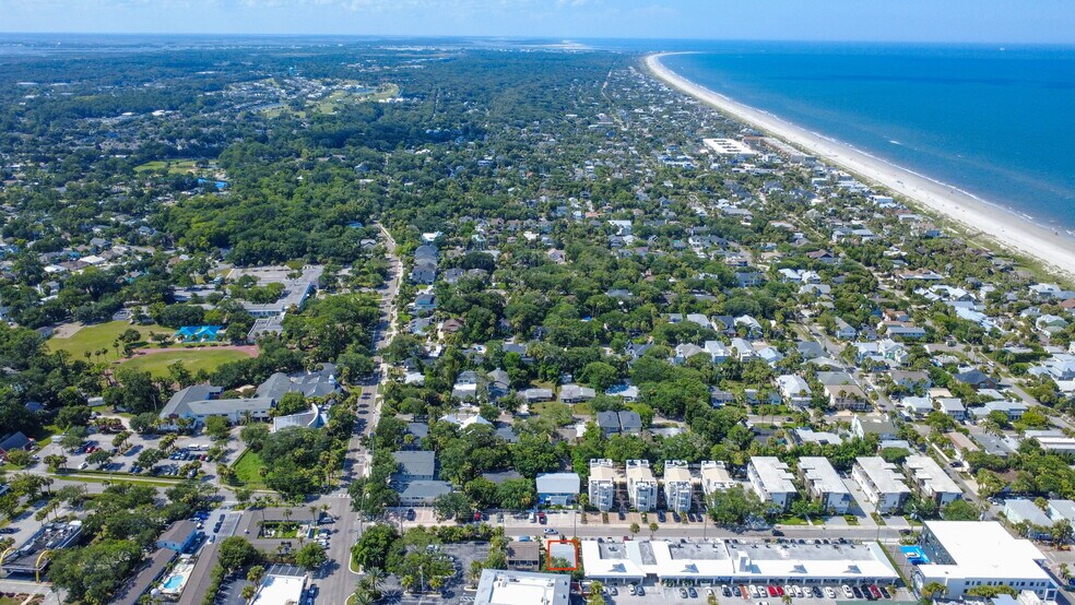 More Photos Of 372 Ahern St, Atlantic Beach Loft Creative Space For Sale