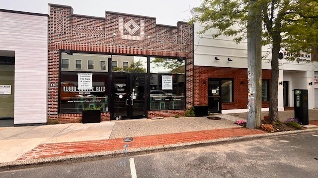 More Photos Of 1 W Main St, Bay Shore Storefront Retail Residential For Lease