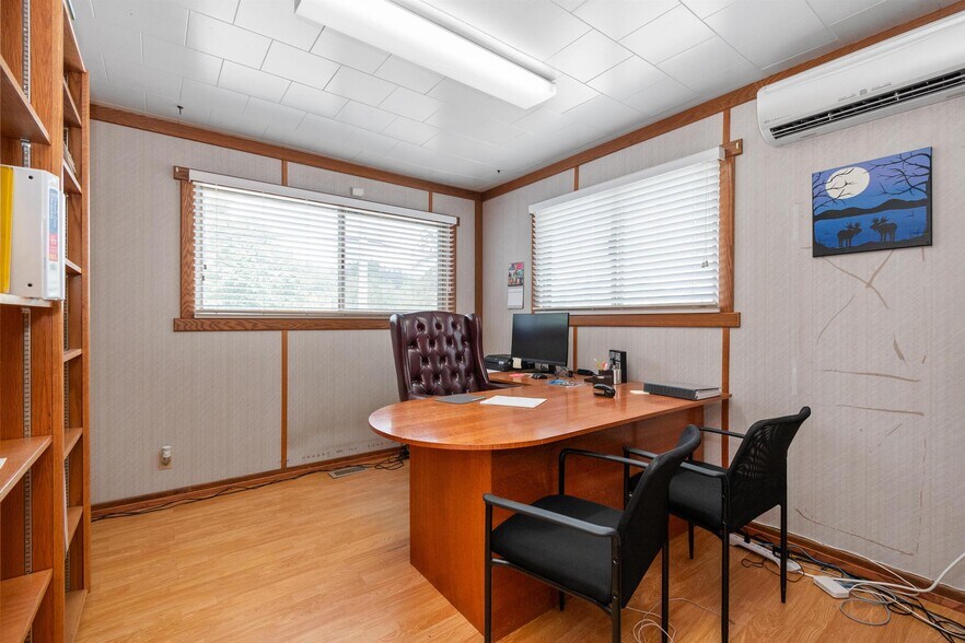 More Photos Of 2253-2265B W Railway St, Abbotsford Warehouse For Lease