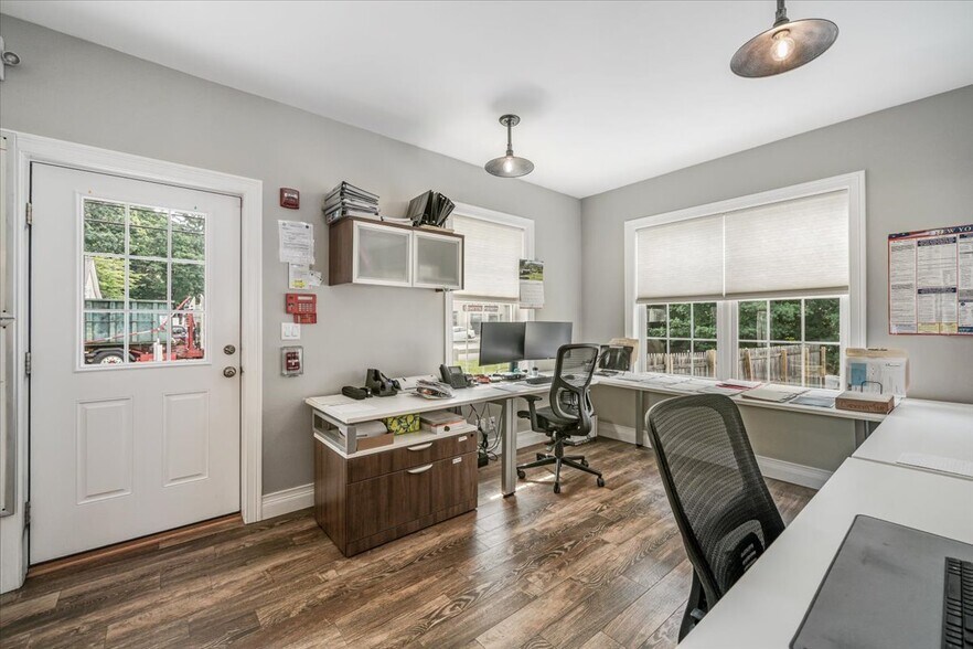 More Photos Of 363 S Middletown Rd, Nanuet Flex For Sale