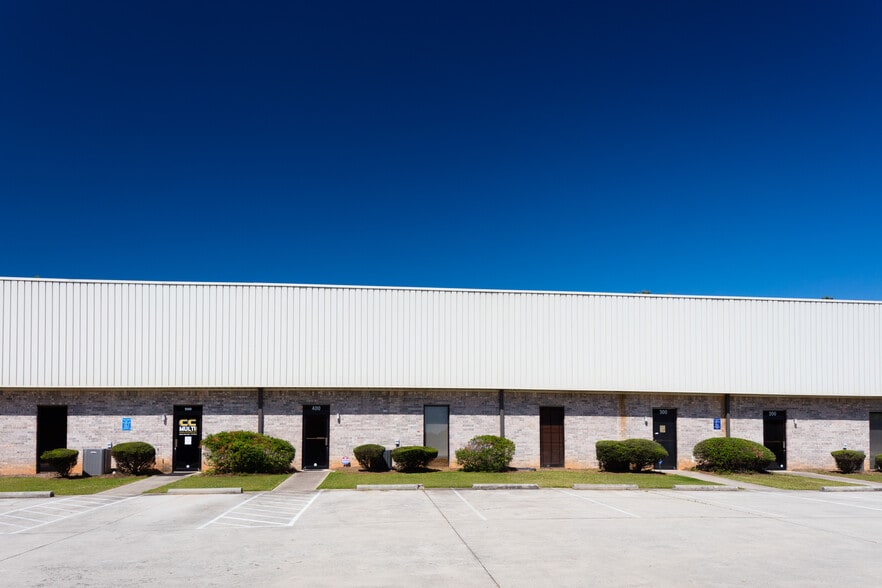 More Photos Of 10 Andrew Dr, Stockbridge Warehouse For Lease