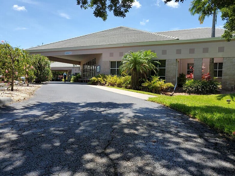 More Photos Of 5601 21st Ave W, Bradenton Office For Lease