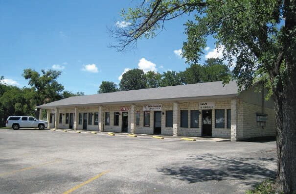 Primary Photo Of 304-314 E 6th Ave, Belton General Retail For Lease
