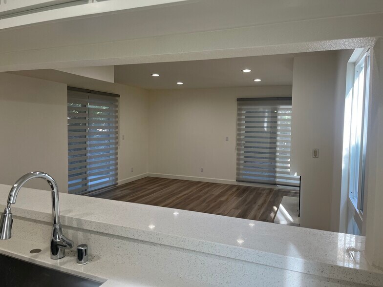 More Photos Of 11209 Sardis Ave, Los Angeles Multifamily For Sale