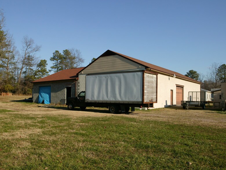 More Photos Of 3820 Old Williamsburg Rd, Sandston Manufacturing For Sale