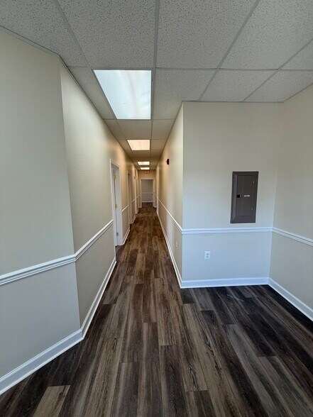 More Photos Of 23077 Three Notch Rd, California Office For Sale