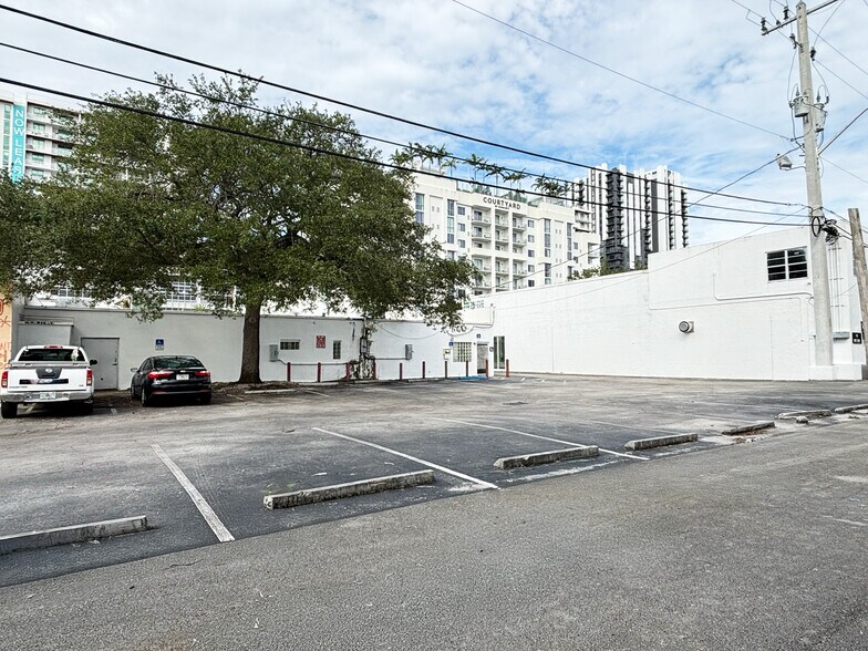 More Photos Of 718-718 N Federal Hwy, Fort Lauderdale Storefront Retail Office For Lease