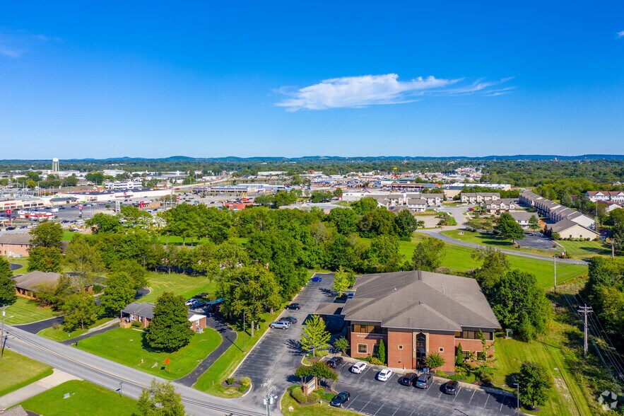 More Photos Of 115 Winwood Dr, Lebanon Office For Sale