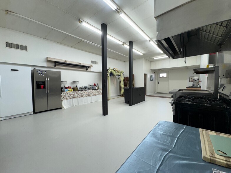 More Photos Of 111 Water St, Horse Cave Storefront For Sale
