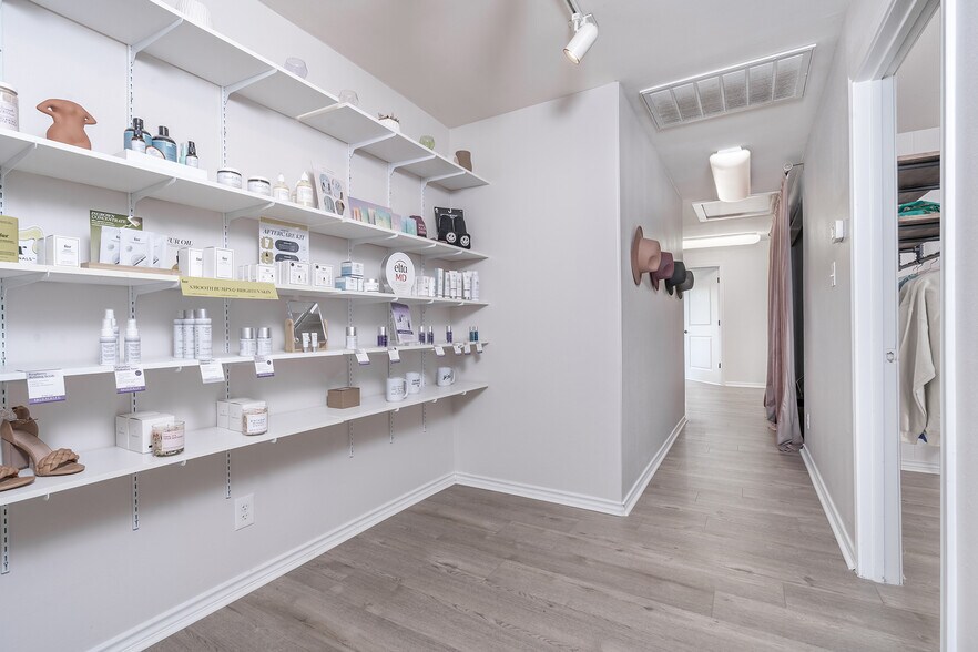 More Photos Of 1353 Main St, Liberty Hill Office For Sale