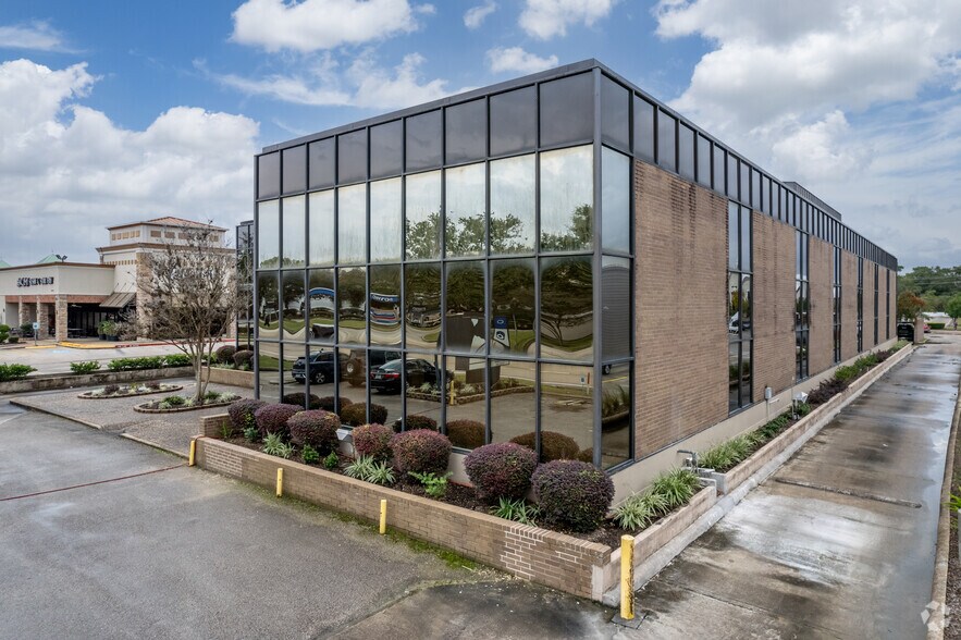More Photos Of 1350 NASA Rd 1, Houston Office For Lease